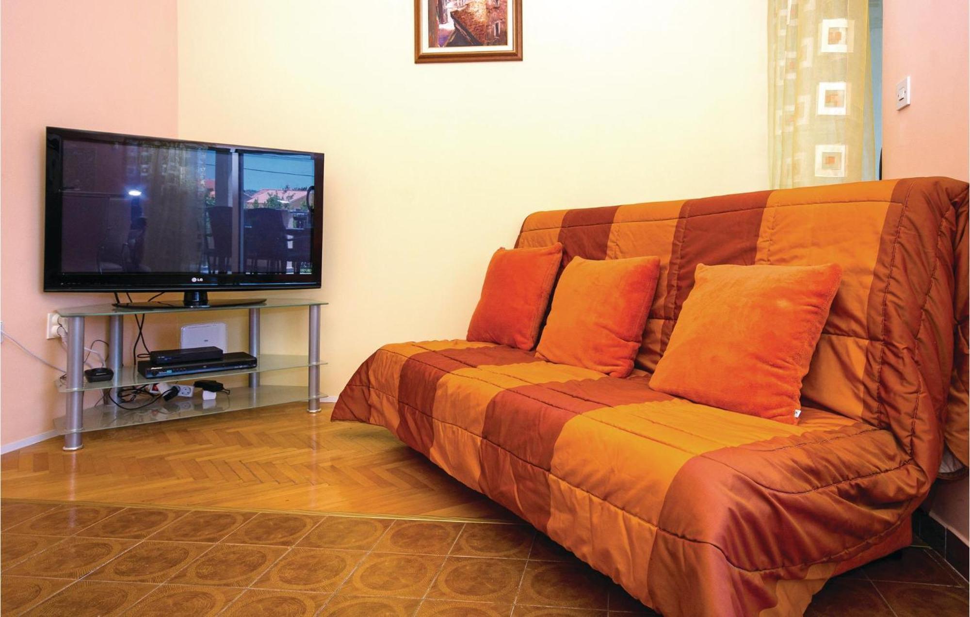 Amazing Apartment In Kastel Stafilic With Jacuzzi Kaštela Buitenkant foto