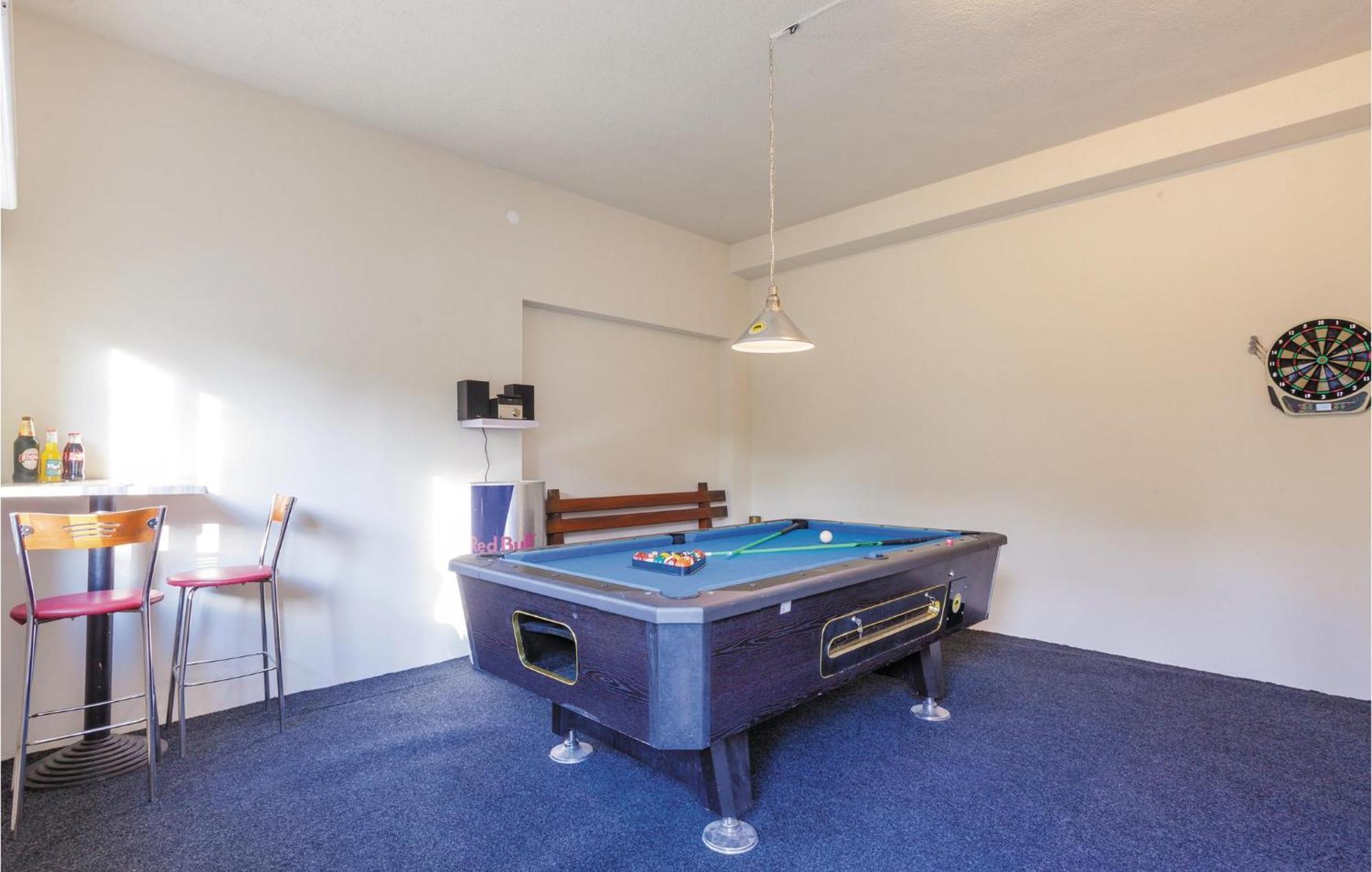 Amazing Apartment In Kastel Stafilic With Jacuzzi Kaštela Buitenkant foto